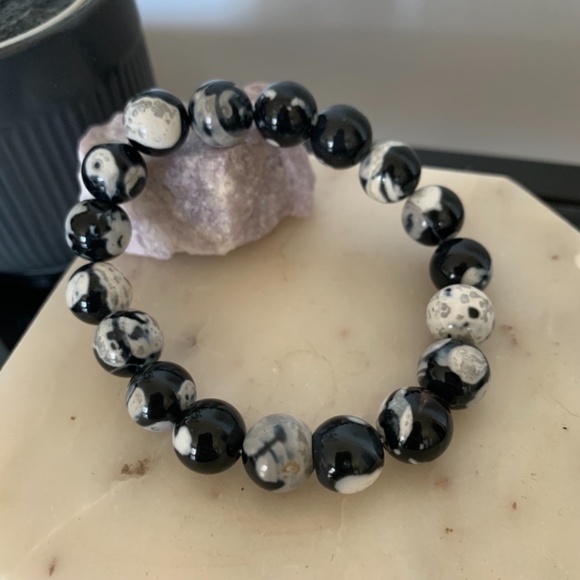 Crystal bracelet. - Picture 2 of 3